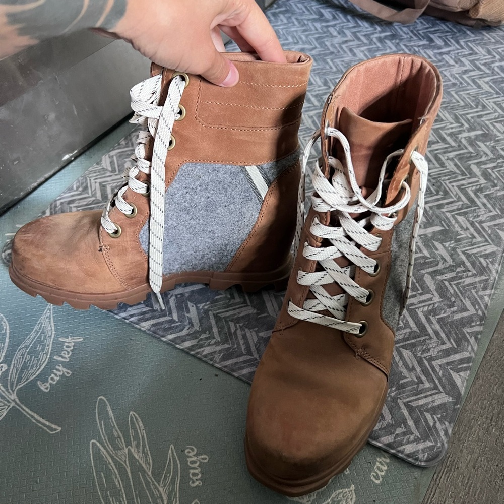 Sorel Tan and Gray Heeled Boots